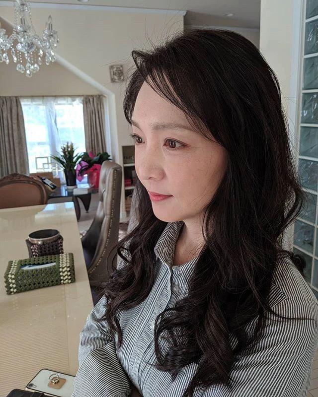 现在手工编织挣钱吗(家庭主妇靠编织手工包成为人生赢家)插图 现在手工编织挣钱吗(家庭主妇靠编织手工包成为人生赢家)插图