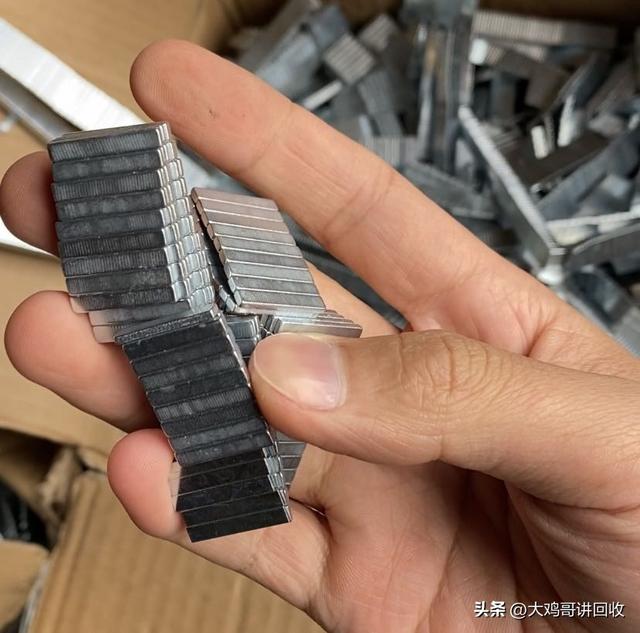 冷门生意才好做，靠回收强磁挣钱-行行副业